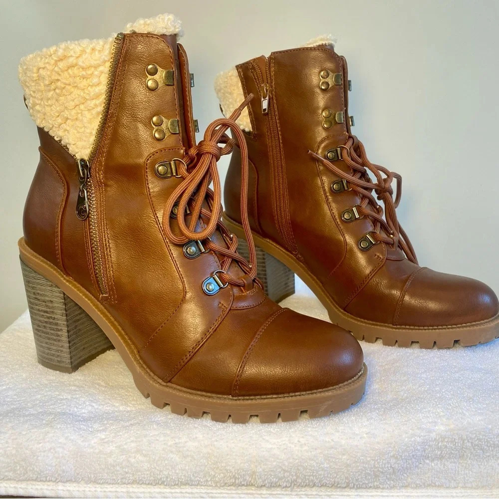 GBG G By Guess Jesera Sherpa Fleece Lined Heeled Ankle Boots Size 9.5 - Picture 2 of 9